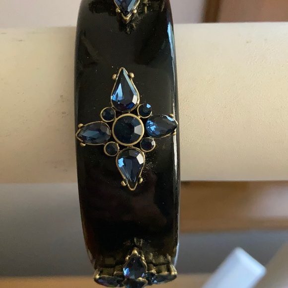 Banana Republic Plastic Bangle - Picture 2 of 5